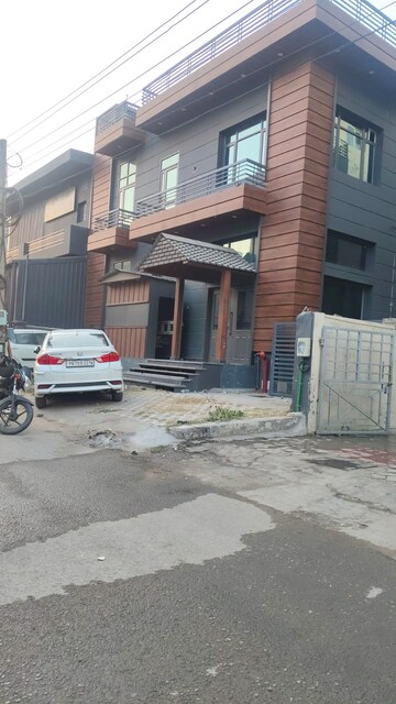  Industrial Plot – Exterior View View at Sector 82 - for Rent