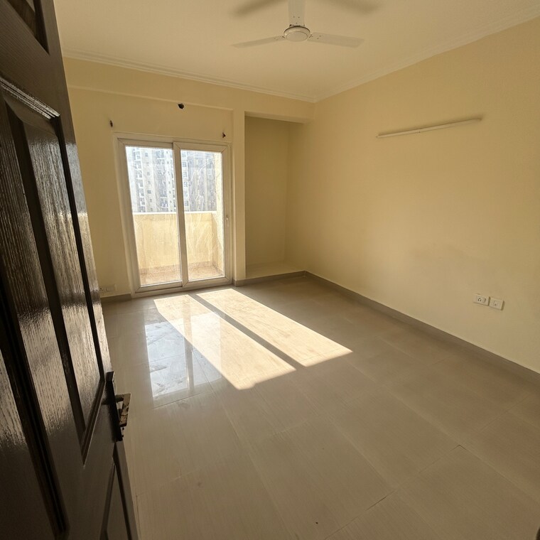 Room, paramount-floraville 2 Bedroom 1045 Sq.Ft. Apartment In Sector 137 Noida 9647911
