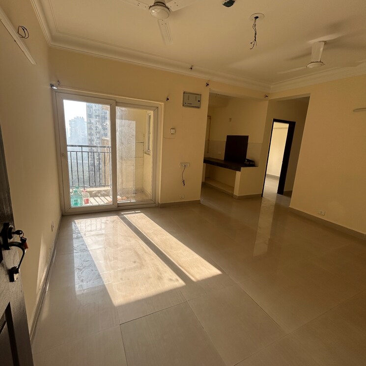 Room, paramount-floraville 2 Bedroom 1045 Sq.Ft. Apartment In Sector 137 Noida 9647911