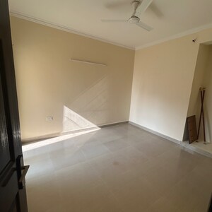 Room in 2 BHK Apartment at Paramount Floraville, Sector 137 – for Rent