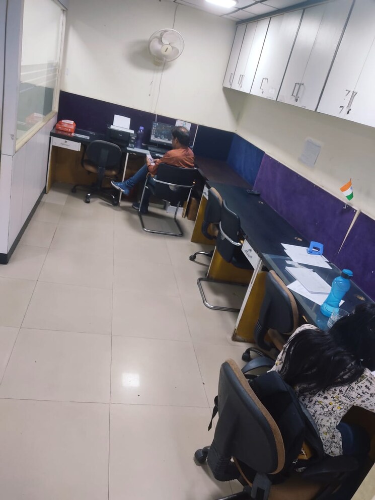 Team Area, gomti nagar Commercial Office Space 1000 Sq.Ft. In Gomti Nagar Lucknow 9647983