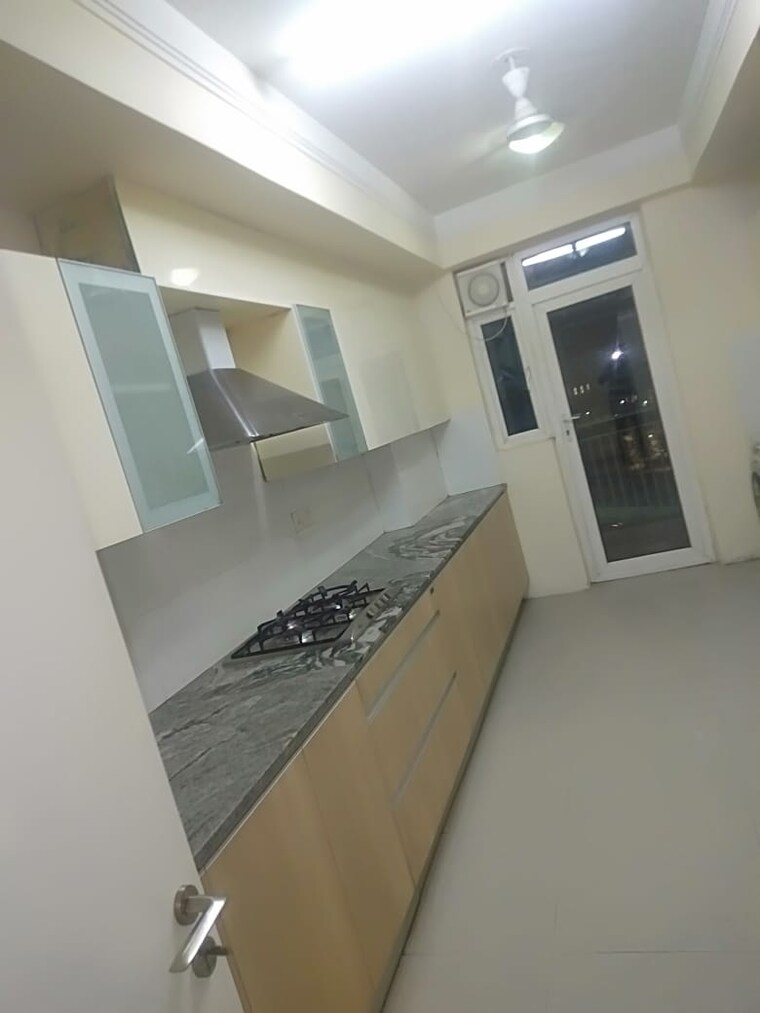 Kitchen, dlf-the-belaire 4 Bedroom 3065 Sq.Ft. Apartment In Sector 54 Gurgaon 9647964