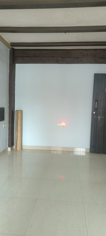 Room in 1 BHK Apartment at Dosti Daffodil, Wadala East – for Rent