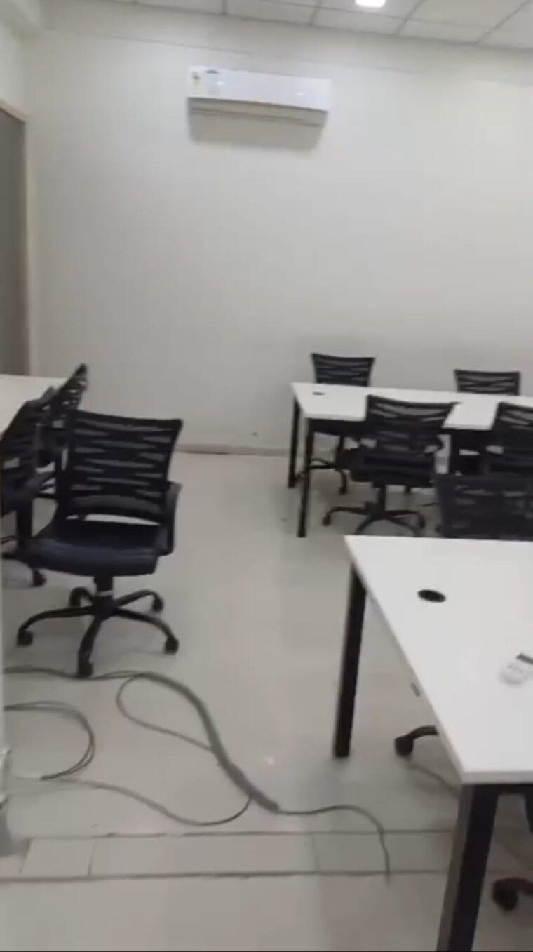 Team Area, science city Commercial Office Space 1500 Sq.Ft. In Science City Ahmedabad 9647972