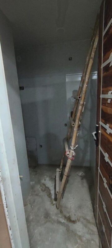 Furnished Amenities in 1 BHK Builder Floor at Dwarka Mor – for Sale