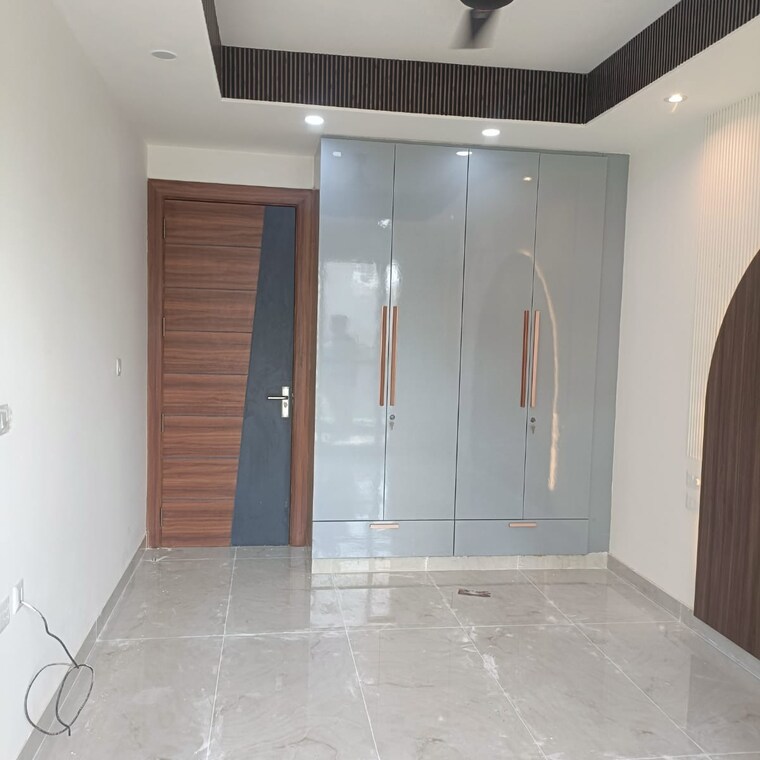 Room, vipul-world-floors 3 Bedroom 200 Sq.Ft. Builder Floor In Sector 48 Gurgaon 9648007