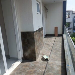 Balcony in 3 BHK Builder Floor at Vipul World Floors, Sector 48 – for Rent