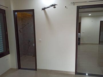 Room in  Office Space at Gomti Nagar – for Rent