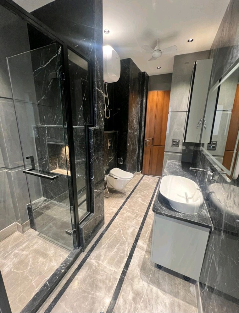 Master Bedroom, safdarjung enclave 4 Bedroom 2120 Sq.Ft. Builder Floor In Safdarjung Enclave Delhi 9648026