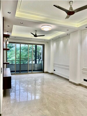 Building Lobby in 4 BHK Builder Floor at Safdarjung Enclave – for Rent