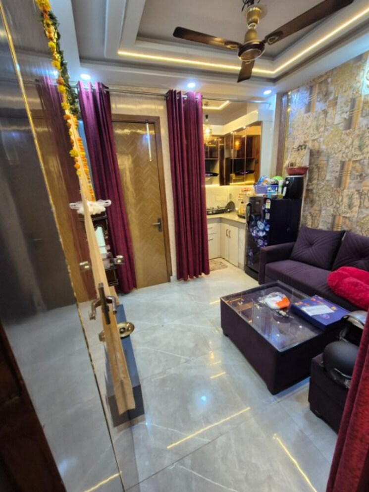 Living Room, om vihar 1 Bedroom 450 Sq.Ft. Apartment In Om Vihar Delhi 9648001