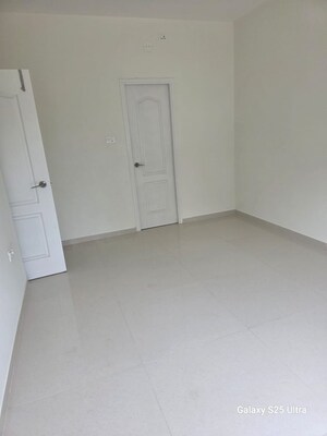 Room in 2 BHK Apartment at Kumar Palmsprings, Undri – for Rent