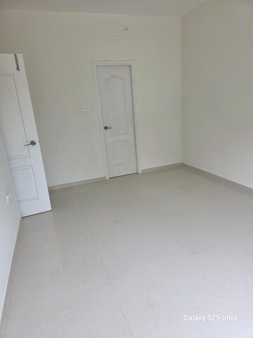 Room in 2 BHK Apartment at Kumar Palmsprings, Undri – for Rent