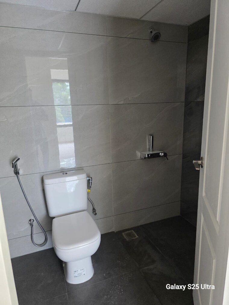 Bathroom, kumar-palmsprings 2 Bedroom 850 Sq.Ft. Apartment In Undri Pune 9648033
