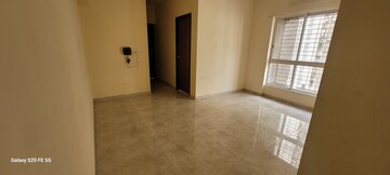 Room in 2 BHK Apartment at Lodha Amara, Kolshet Road – for Rent