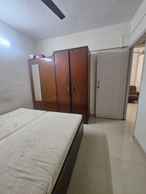 Room in 2 BHK Apartment at Satyam Apartment Kandivali East, Kandivali East – for Rent