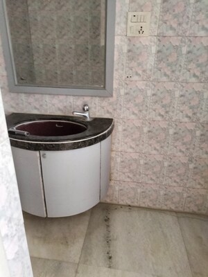 Furnished Amenities in 3 BHK Apartment at Orchid Tower, Worli – for Rent