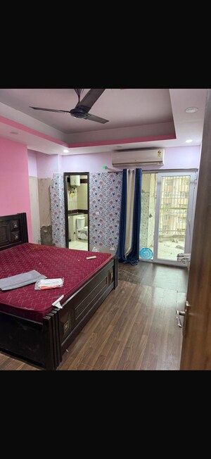 Bedroom in 2 BHK Apartment at Supertech Cape Town, Sector 74 – for Rent