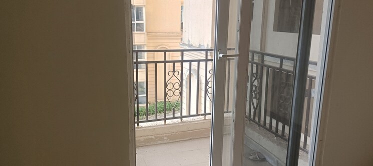 Balcony, signature-global-prime 2 Bedroom 834 Sq.Ft. Apartment In Sector 63a Gurgaon 9648138