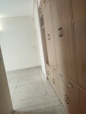 Bathroom in 2 BHK Apartment at DLF The Carlton Estate, Dlf Phase V – for Rent