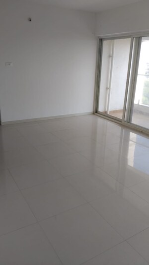 Room in 3 BHK Apartment at Avon Vista, Balewadi – for Rent