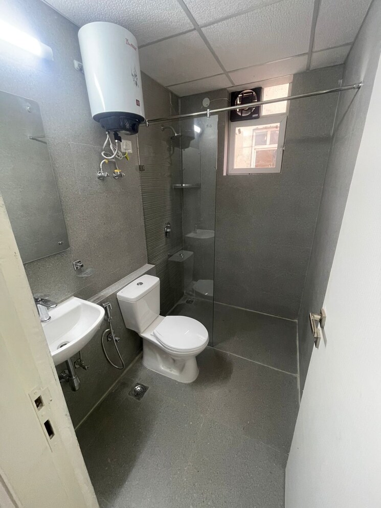 Master Bedroom, signature-global-city 3 Bedroom 1500 Sq.Ft. Builder Floor In Sector 37d Gurgaon 9648230