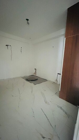 Bathroom in 4 BHK Builder Floor at Unitech Residency Greens, Sector 46 – for Rent