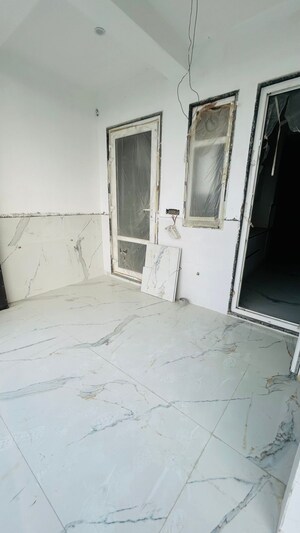 Bathroom in 4 BHK Builder Floor at Unitech Residency Greens, Sector 46 – for Rent