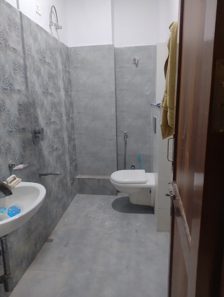 Bathroom, rishita-manhattan 3 Bedroom 1611 Sq.Ft. Apartment In Gomti Nagar Lucknow 9648168
