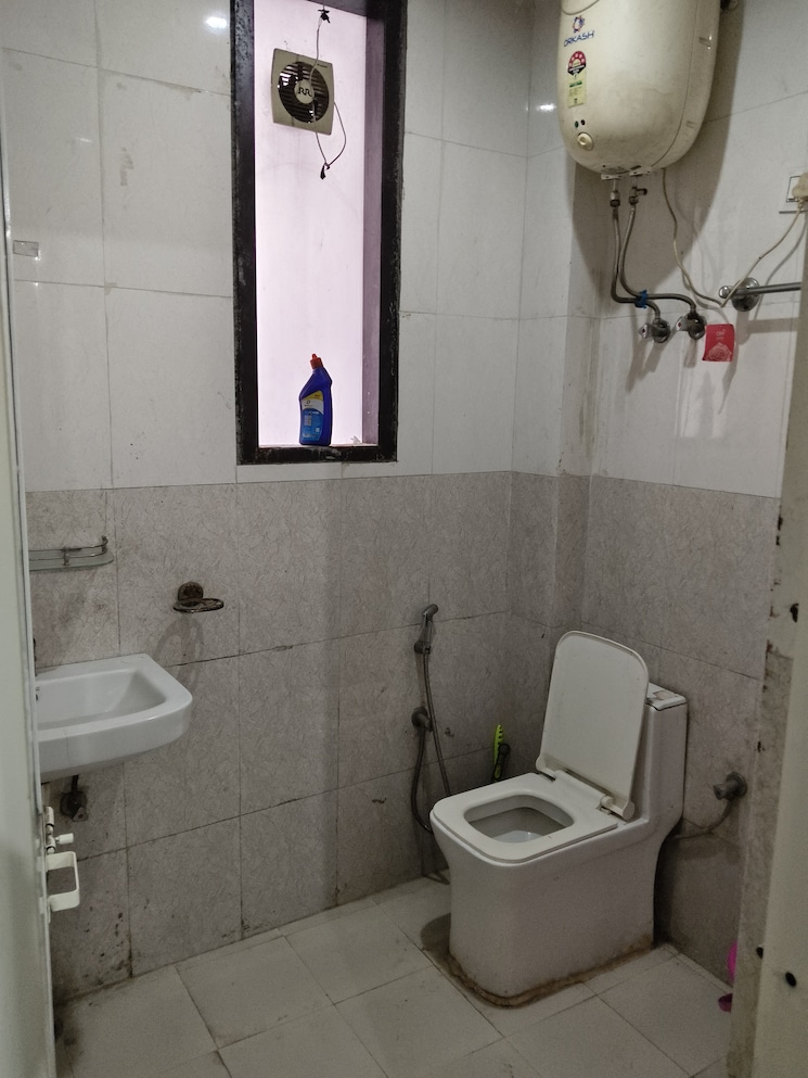 Bathroom, dlf-city-phase-iii 1 RK 200 Sq.Ft. Independent House In Sector 24 Gurgaon 9625005