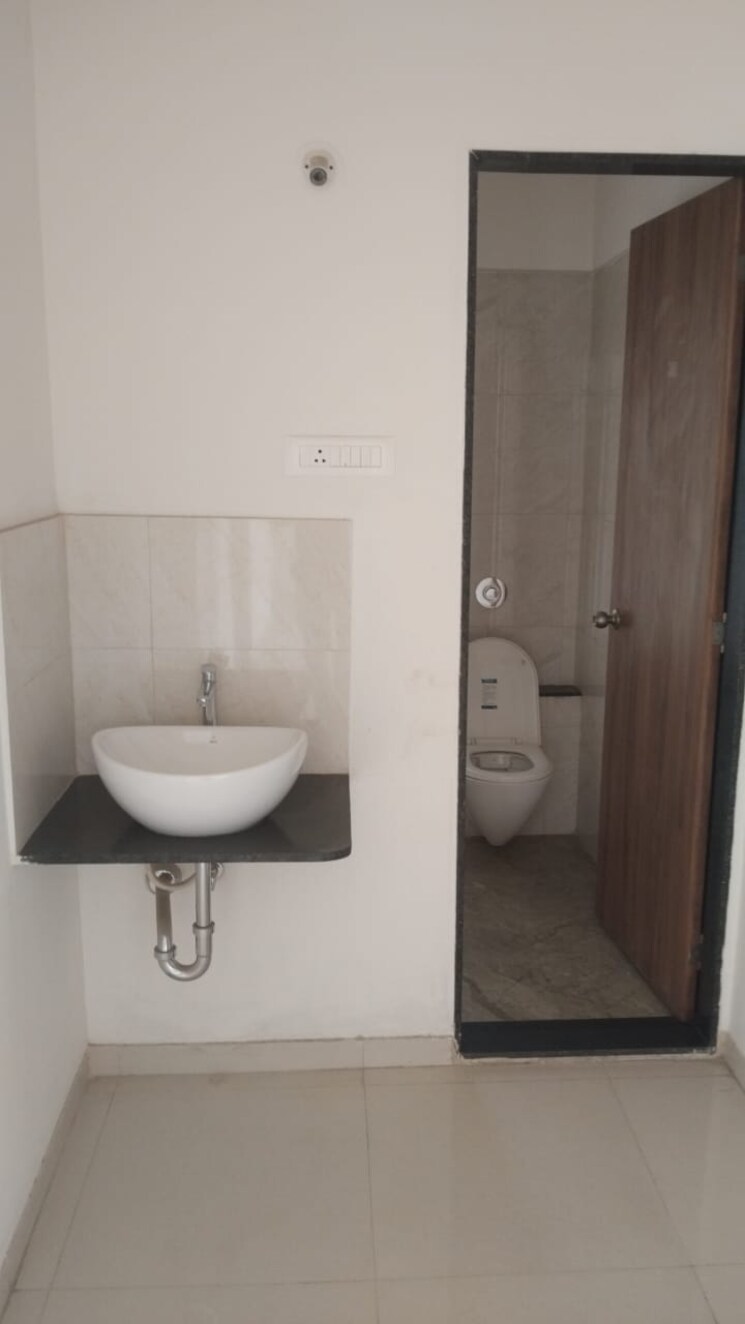 Bathroom, mantra-99-riverfront 3 Bedroom 939 Sq.Ft. Apartment In Baner Pune 9648170