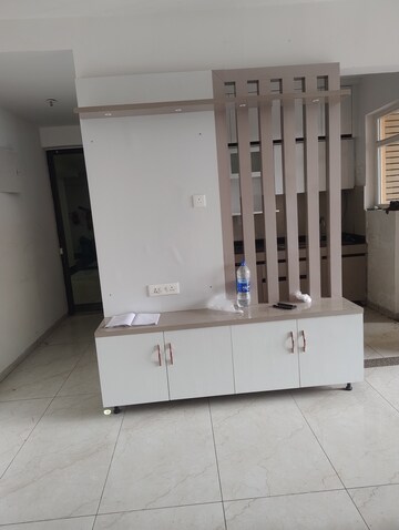 Kitchen in 3 BHK Apartment at Omaxe R2, Gomti Nagar – for Rent