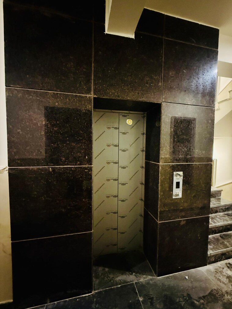 Bathroom, unitech-south-city-1 4 Bedroom 2850 Sq.Ft. Builder Floor In South City 1 Gurgaon 9648191