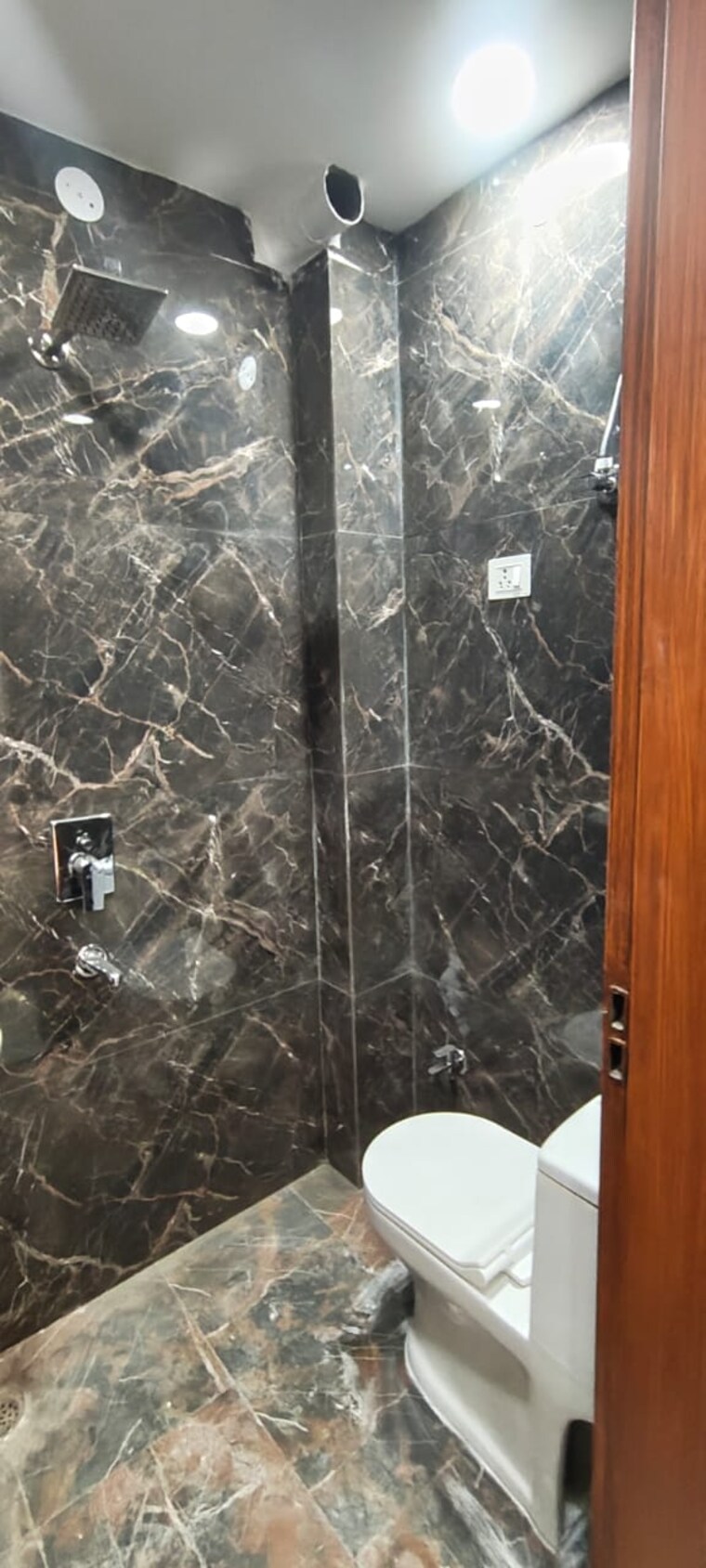 Bathroom, dwarka mor 2 Bedroom 60 Sq.Yd. Builder Floor In Dwarka Mor Delhi 9648201