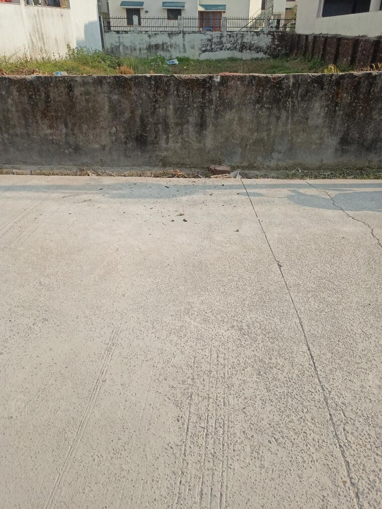 undefined, jogiwala chowk  299 Sq.Yd. Plot In Jogiwala Chowk Dehradun 9648199