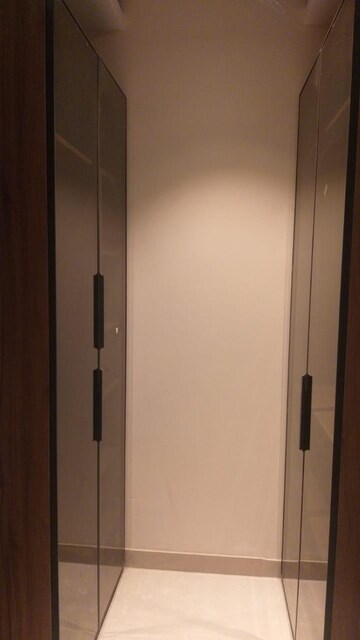 Room in 5 BHK Villa at BPTP Astaire Gardens Cezanne Villas, Sector 70a – for Sale