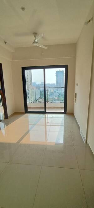 Room in 2 BHK Apartment at Duville Riverdale Suites, Kharadi – for Rent