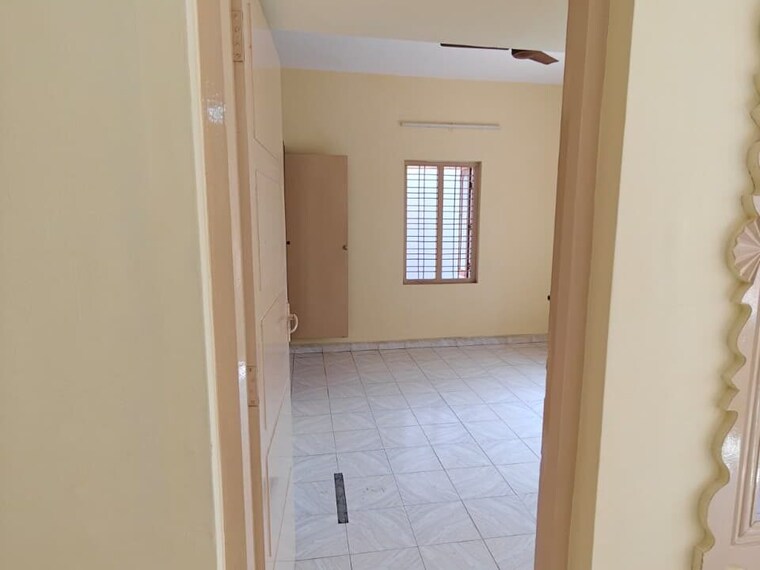 Room, hbr layout 3 Bedroom 1500 Sq.Ft. Builder Floor In Hbr Layout Bangalore 9648214