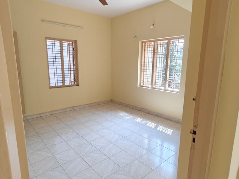 Room, hbr layout 3 Bedroom 1500 Sq.Ft. Builder Floor In Hbr Layout Bangalore 9648214