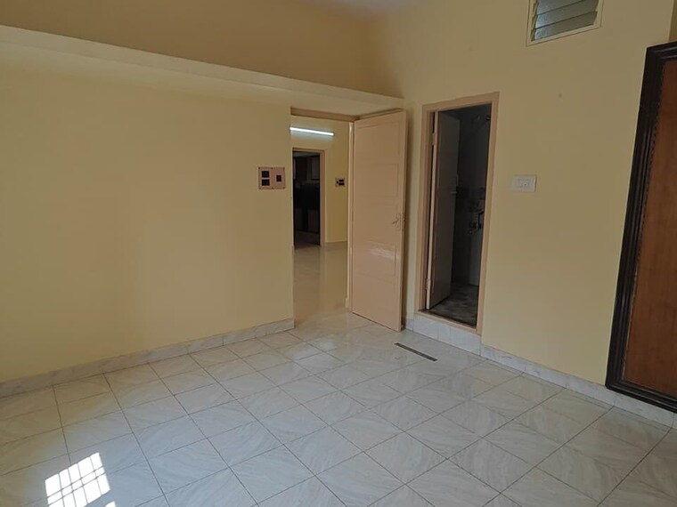 Room, hbr layout 3 Bedroom 1500 Sq.Ft. Builder Floor In Hbr Layout Bangalore 9648214