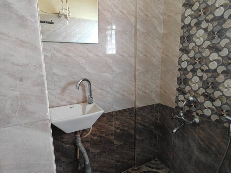 Bathroom, hbr layout 3 Bedroom 1500 Sq.Ft. Builder Floor In Hbr Layout Bangalore 9648214