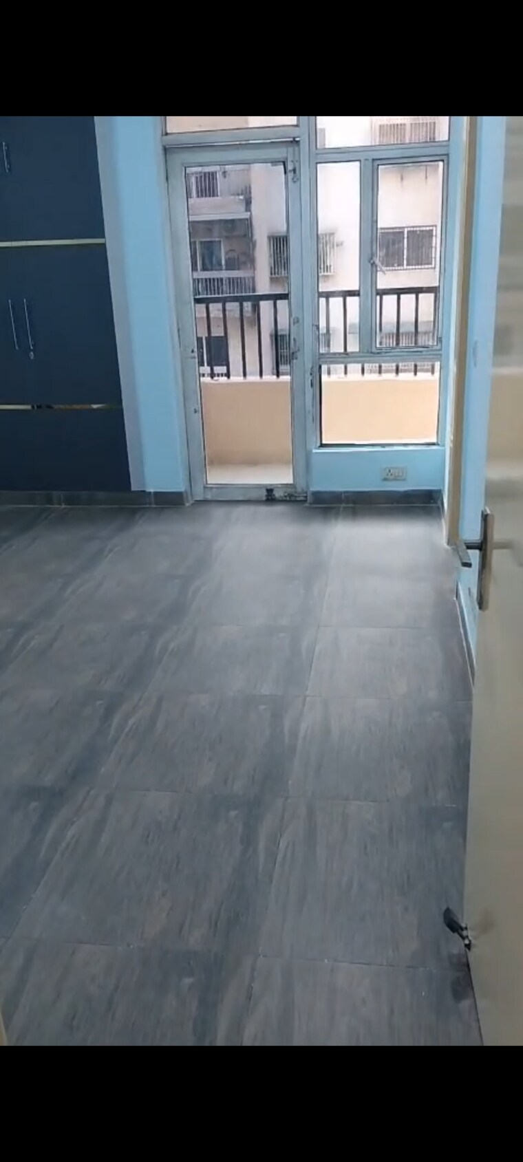 Room, gaur-city-2-10th-avenue 2.5 Bedroom 1100 Sq.Ft. Apartment In Sector 16c Greater Noida Greater Noida 9648295