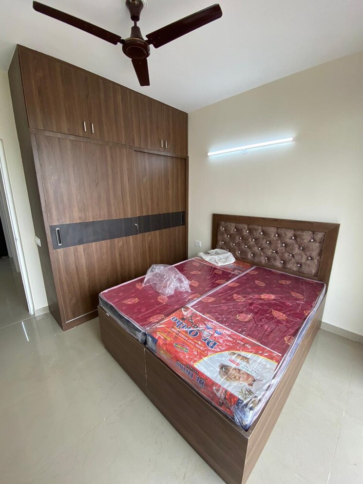 Bedroom, shree-vardhman-green-court 2 Bedroom 626 Sq.Ft. Apartment In Sector 90 Gurgaon 9648281