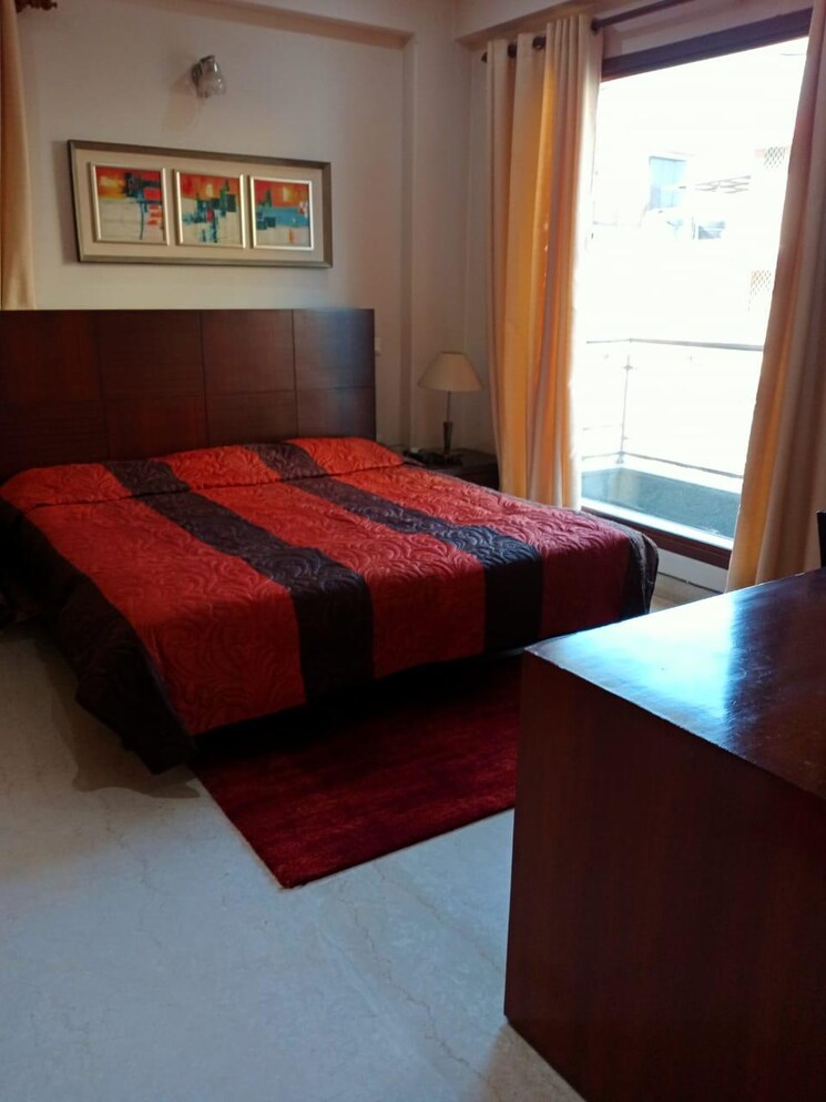 Bedroom, safdarjung enclave 3 Bedroom 1800 Sq.Ft. Builder Floor In Safdarjung Enclave Delhi 9648377