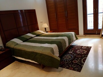 Bedroom in 3 BHK Builder Floor at Safdarjung Enclave – for Rent