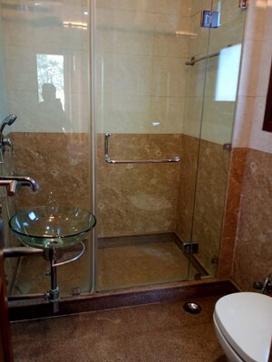 Furnished Amenities in 3 BHK Builder Floor at Safdarjung Enclave – for Rent