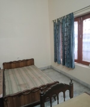 Bedroom in 2 BHK Villa at Aliganj – for Rent