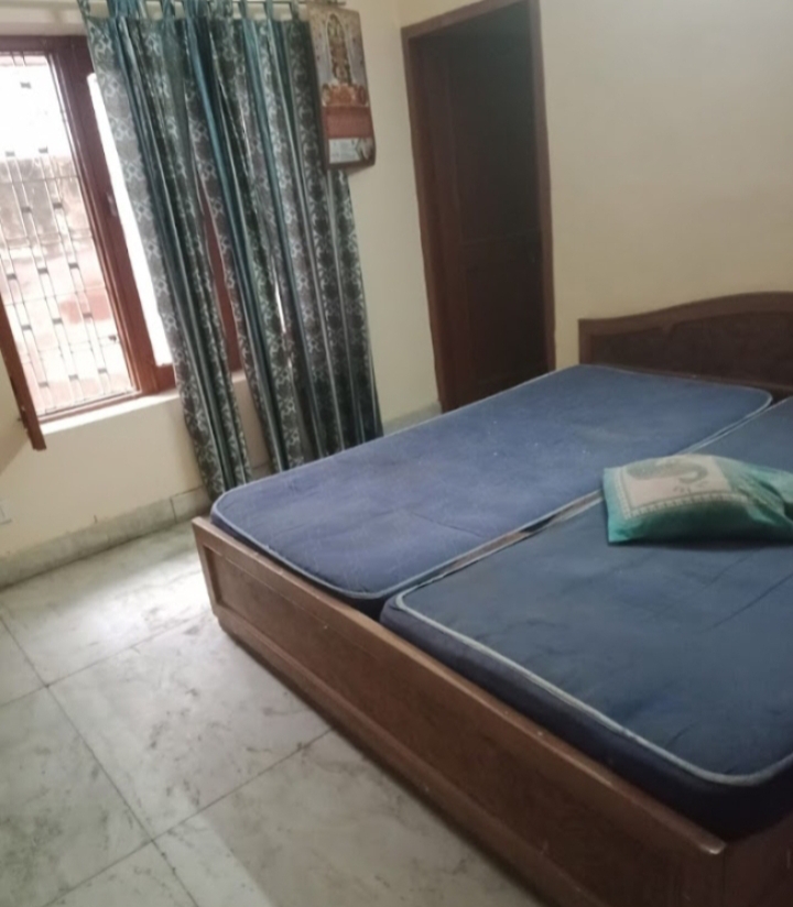 2 BHK + Study Room Villa For Rent in Aliganj