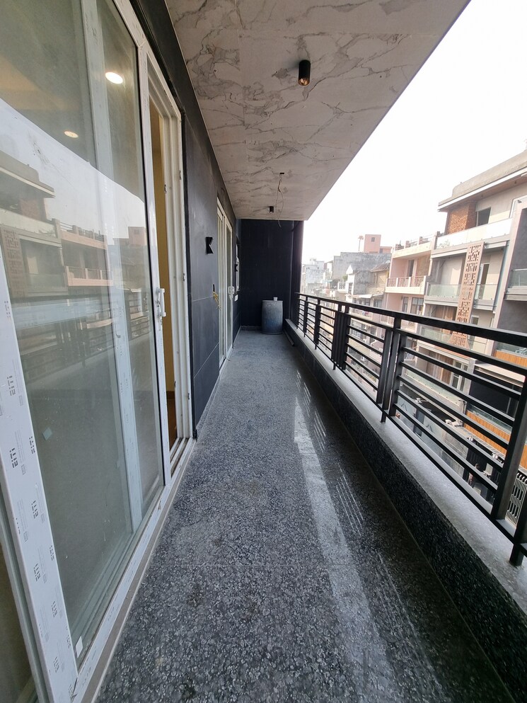 Balcony, paschim vihar 3 Bedroom 1800 Sq.Ft. Builder Floor In Paschim Vihar Delhi 9648560