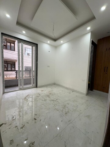 Room in 2 BHK Builder Floor at Sector 49 – for Sale